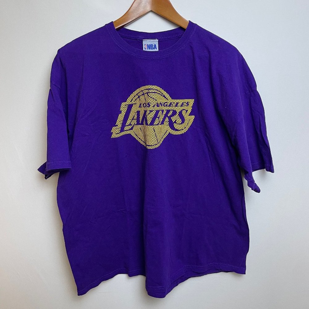 NBA Los Angeles Lakers Mens T-Shirt Graphic Basketball Athletic Color: Purple Si
